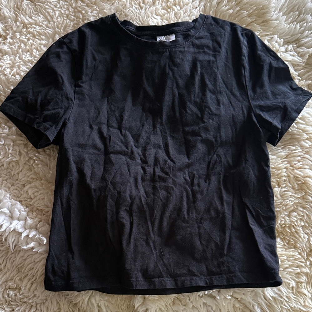 Cropped Black Short Sleeve Tee